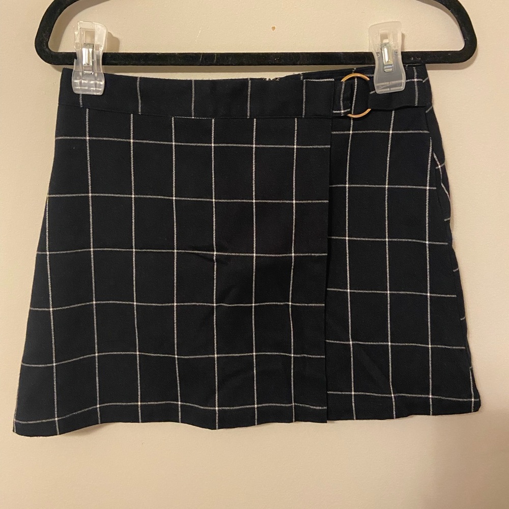 NWOT Forever 21 Plaid Mini Skirt - Color Navy With Gold Detailing